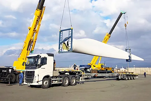 Wind turbine blade transport